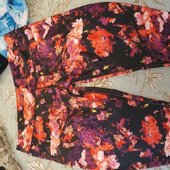 Capris - Picture 3 of 10